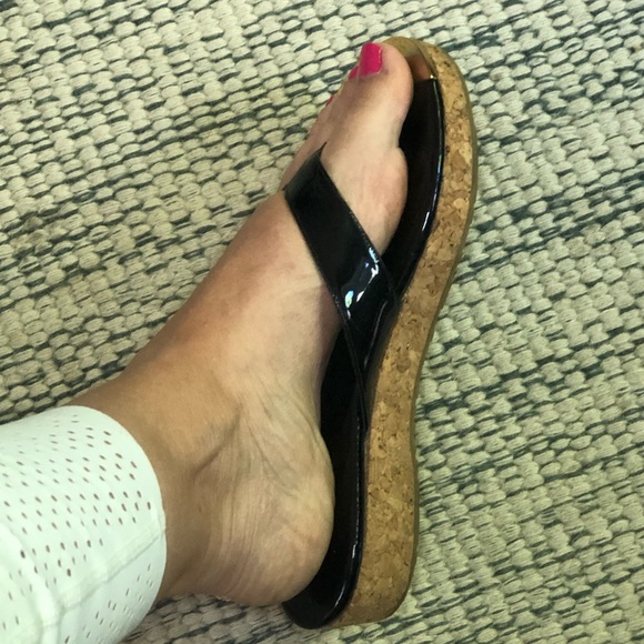 Jimmy Choo Black Patent Leather flip-flops size 36 (US 6) - Picture 5 of 13